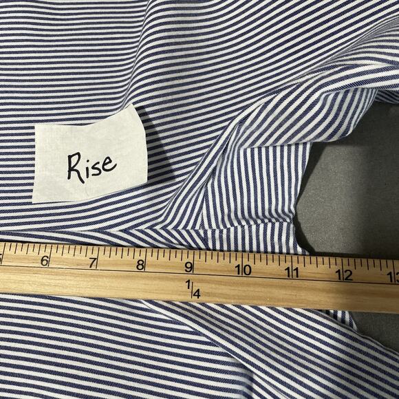 Coastal Capris Pants Signature Slimming Size 10 Petite Blue White Striped Preppy - Picture 11 of 13